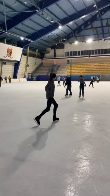 #каток #вращение #лед #врек #фигурноекатание УРААААААА 1 ОБОРОТ🤩✨🫡🤩🥹🥰 смотреть онлайн