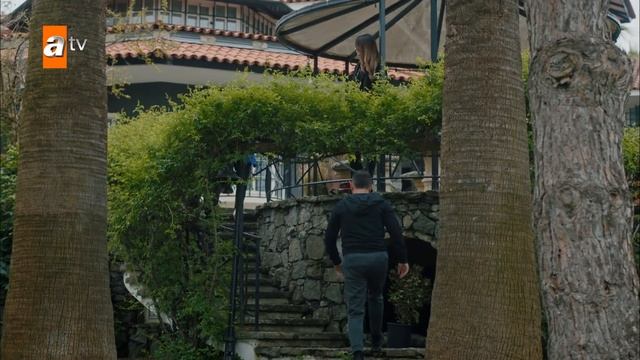 Mira ve Sare arasında buz gibi konuşma! - Yalnız Kurt 16. Bölüm смотреть онлайн