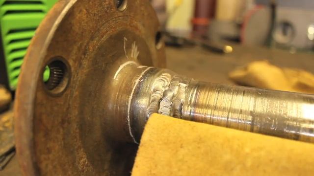 BUILDUP REPAIR WITH THE TIG WELDER ON FARM EQUIPMENT SKID STEER AXLE SHAFT - WELDING PROJECT W LATH смотреть онлайн