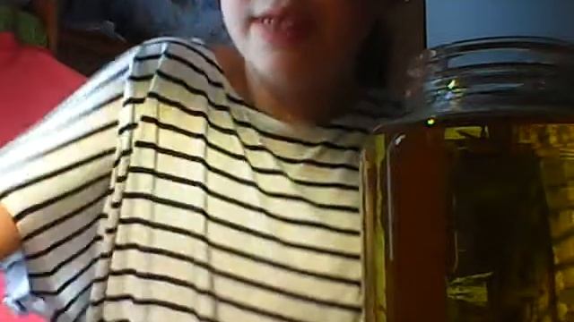 Делаем лавовую лампу. Извините микрофон сломался, всё что я говорила в описании 😣 смотреть онлайн