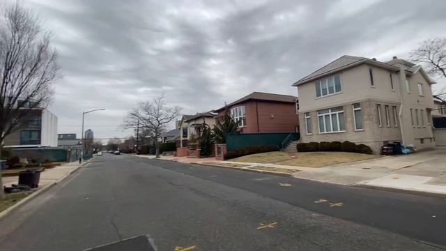 Such houses on Manhattan Beach. Brooklyn, New York. смотреть онлайн