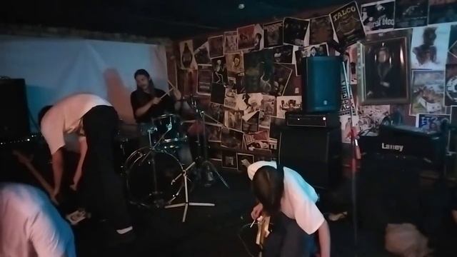 Emo Polly и BURLESQUE в баре "5No", Гродно, 06.08.2022 г. смотреть онлайн