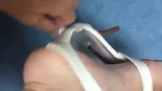 Orange toes with white heels😉 смотреть онлайн