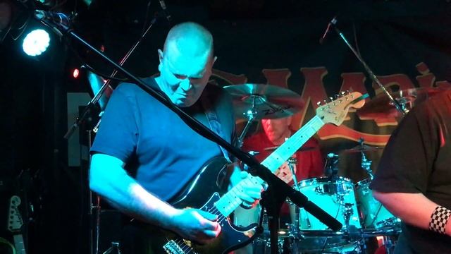 Still Marillion Hotel Hobbies-Warm Wet Circles-That Time Of The Night Dreadnought Bathgate 3-6-17 смотреть онлайн