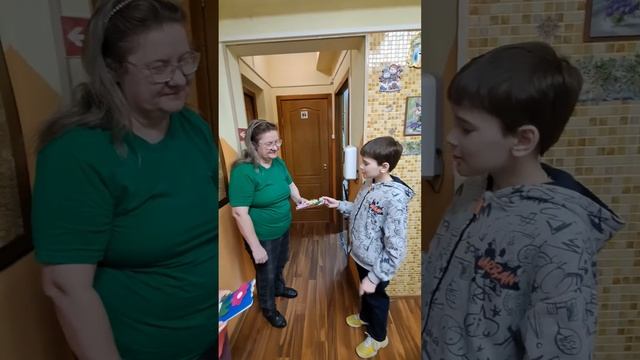 Кузьминки. Поздравление учителей с 8 марта. смотреть онлайн