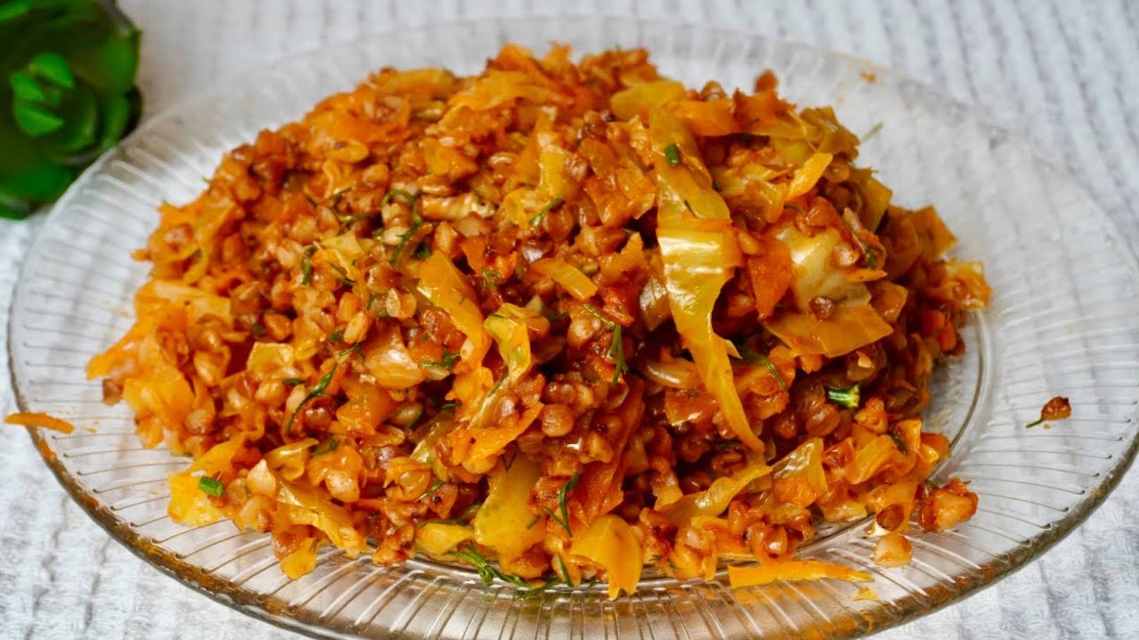 Беру стакан ГРЕЧКИ и КАПУСТУ, просто СМЕШАЙТЕ ИНГРЕДИЕНТЫ на сковороде! Вкусно и просто смотреть онлайн