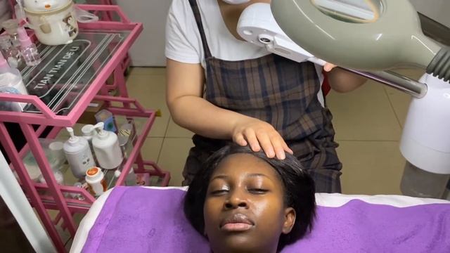 The $12 facial Treatment in China смотреть онлайн