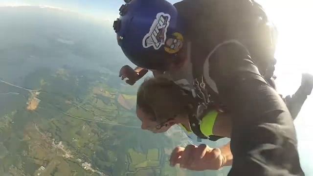 Talia from Knoxville, TN tears up the sky! смотреть онлайн