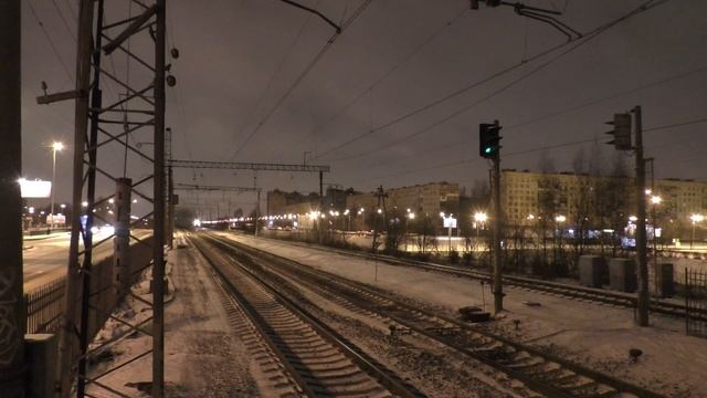 ЧС2Т и 2ТЭ116 у платформы "Проспект Славы". смотреть онлайн