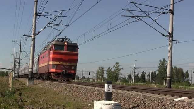 Электровоз ЧС2т-1027 с поездом Санкт-Петербург — Москва смотреть онлайн