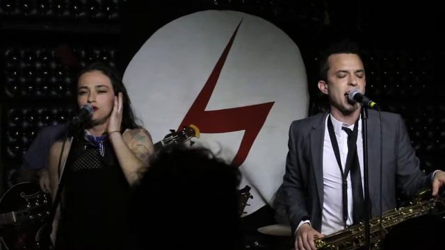 The Ariel Levine Band "'Tis A Pity She Was A Whore" Live @ The Casbah смотреть онлайн