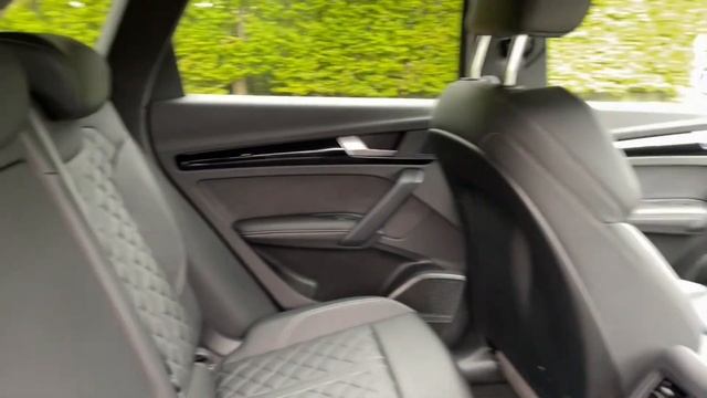 2022 Audi Q5 Edition 1 40 TDI смотреть онлайн