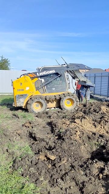 Бурим под заливку свай
