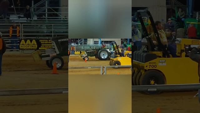 Tractor pull in Citrus County, FL смотреть онлайн