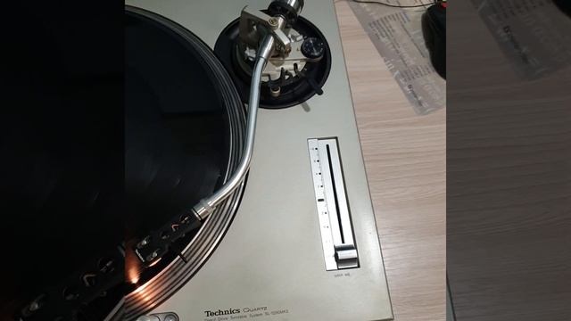 Technics SL 1210 MK2 смотреть онлайн