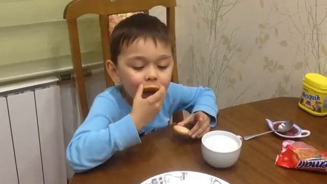 Готовим коктейль дома. Мое первое видео ) смотреть онлайн