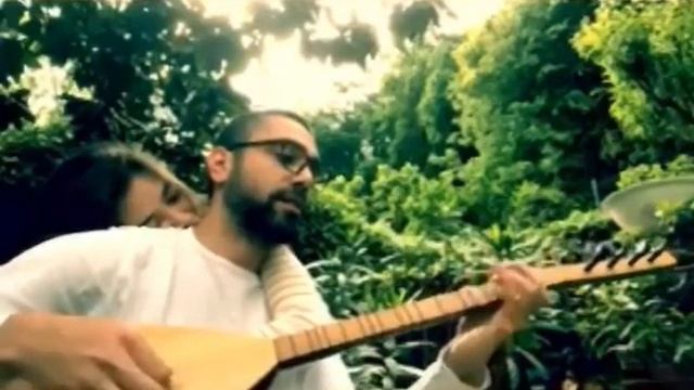 Kadir Doğulu saz çaldı Neslihan Atagül sirtinda uyudu... смотреть онлайн