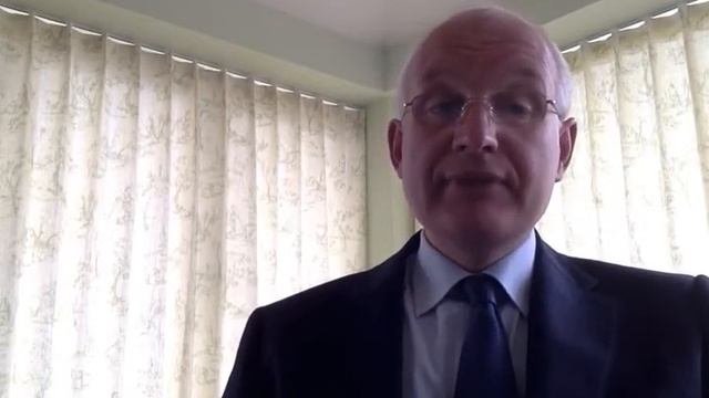 How to wear the Uniform of a....Bank Manager смотреть онлайн