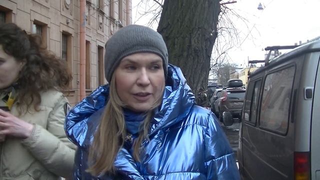 Сход горожан в связи с решением СПХ об уничтожении тополя на 26-й линии В.О. смотреть онлайн