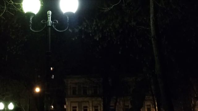 2 мая 2013 - Чистые пруды и уличные музыканты смотреть онлайн