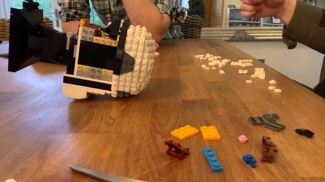LEGO 75276 Star Wars Stormtrooper Helmet: construction time-lapse. смотреть онлайн
