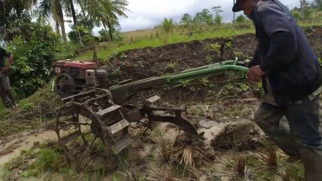 Agricultural Machinery Traktor Dongfeng Bajak Sawah Traktor Sawah смотреть онлайн