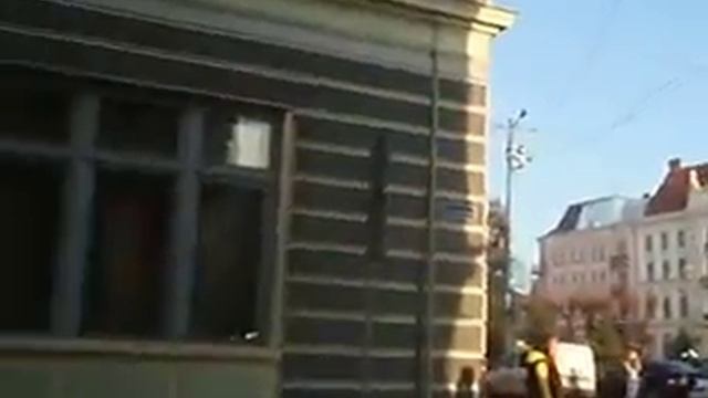 С Рональдом возле Театральной Площади, на улице Штейнбарга смотреть онлайн