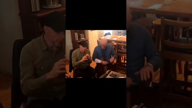 Игра на ложках как форма музыки существует уже много веков и встречается во многих культурах мира! смотреть онлайн