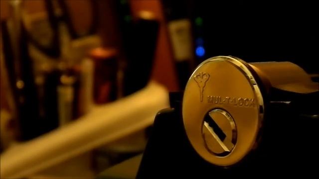 Mul-T-Lock Classic Picked and Dissembled смотреть онлайн