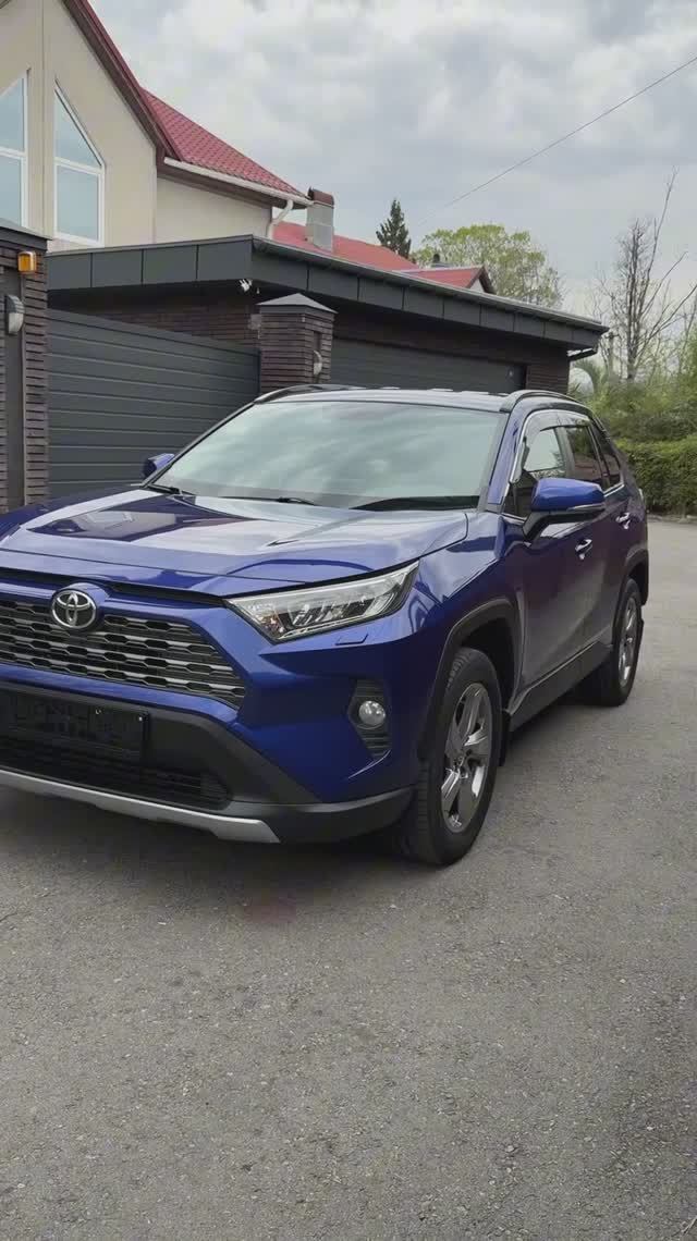 Toyota Rav4 2021 года смотреть онлайн