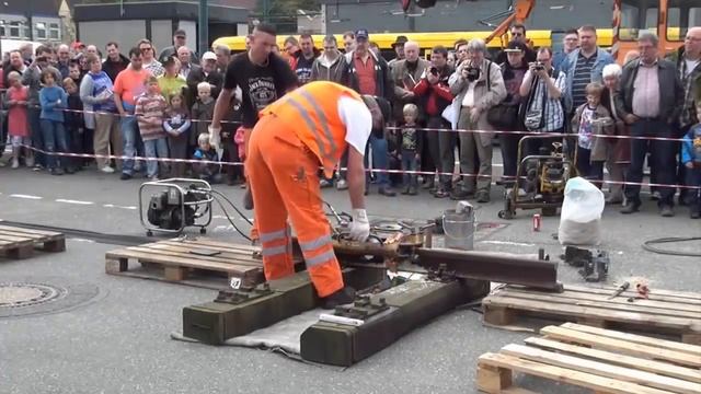 Railroad Thermite Welding Demonstration смотреть онлайн