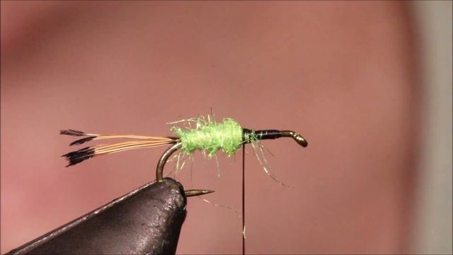 Tying a Lime Trude with Martyn White смотреть онлайн