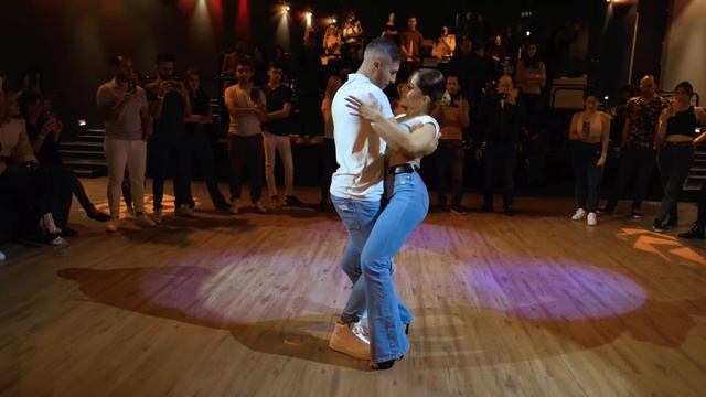 Igor y Rocio | Bachatica - Leslie Grace | Bachata Geneva Nights #1 смотреть онлайн