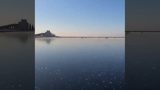 На коньках по зеркальному льду. Катаюсь на коньках рядом с рыбаками смотреть онлайн