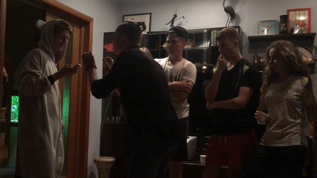ЭПИЧНЫЙ РЭП БАТЛ (ЭРБ) MC XYISOSI VS MC SPP смотреть онлайн