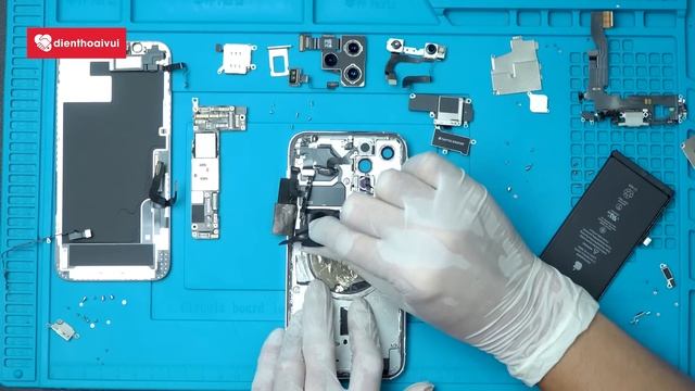 Tháo tung iPhone 12 Pro đầu tiên VN: phá hỏng 40 triệu trong ngày đầu mở bán| iPhone 12Pro Teardown смотреть онлайн