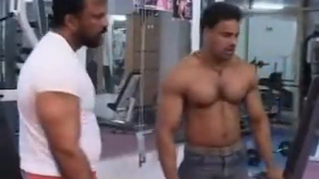 500 KG Leg Press Bodybuilding With Francis In Dubai  3 Of 5