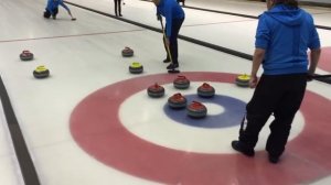 Невероятный бросок камня в керлинге - так могут только профессионалы