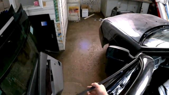 Как снять обшивку двери со снятием стёкол LADA (ВАЗ) Priora 1 ➤ Пошаговое руководство смотреть онлайн