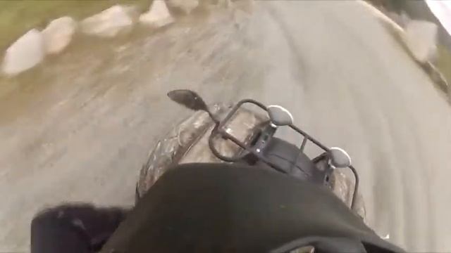 Riding a Grizzly 700 GoPro смотреть онлайн