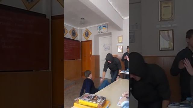 История , махач Славика и Юры смотреть онлайн