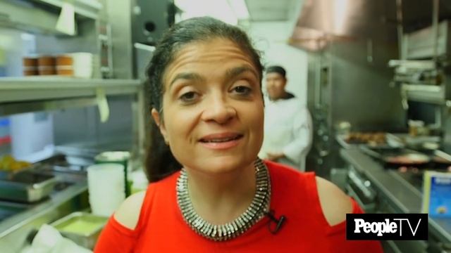 Alex Guarnaschelli Cooks Her Holiday Favorites, Tours Her NYC Restaurant 'Butter' | PeopleTV смотреть онлайн