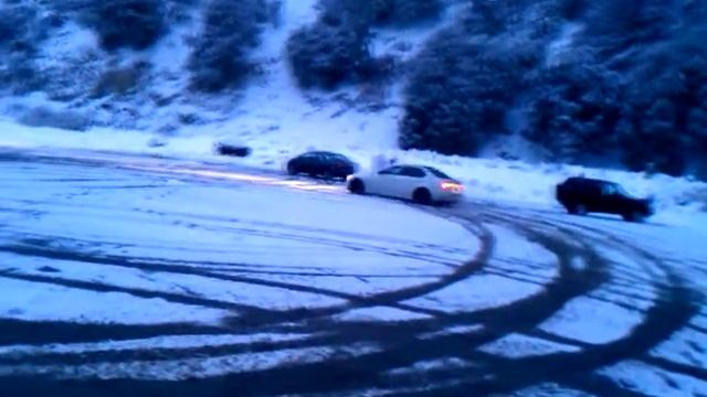 BMW 330 (SNOW-FUNN) смотреть онлайн