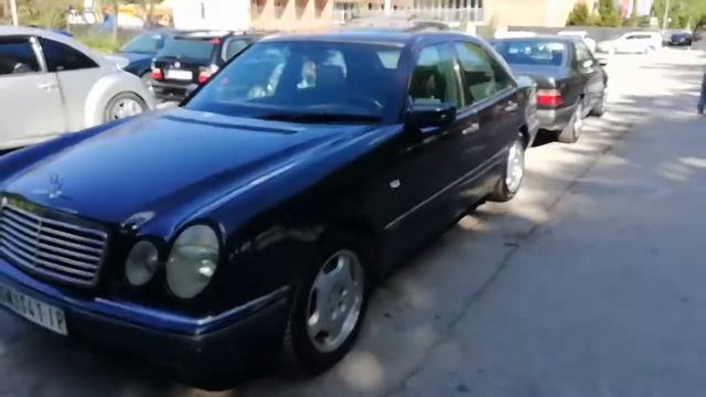 Mercedes Benz 200CE & E300 смотреть онлайн