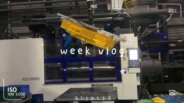 Yellow plastic pallet made by injection molding machines смотреть онлайн