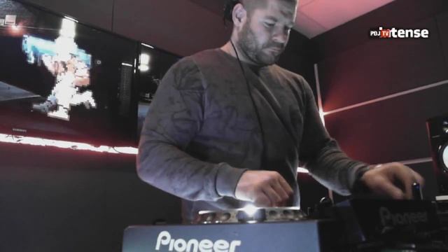 ID Crash - Live @ Radio Intense 24.12.2014 смотреть онлайн