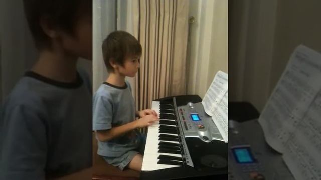 Akbar playing piano смотреть онлайн