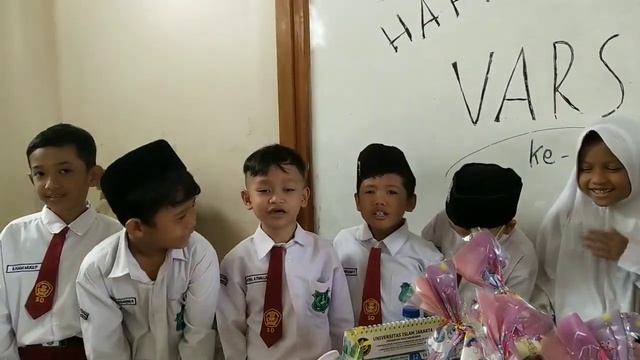 Ultah Varsha ke -7...Dikerjain sama Tiara🥰 смотреть онлайн