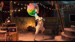 Madagascar 3 - Marty Singing Circus Afro Theme HD