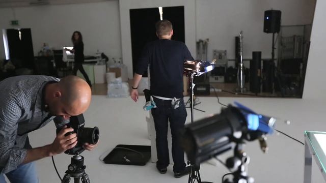 Erik Almas Creates Winter Fairytale for Trondheim Torg Shopping Center смотреть онлайн